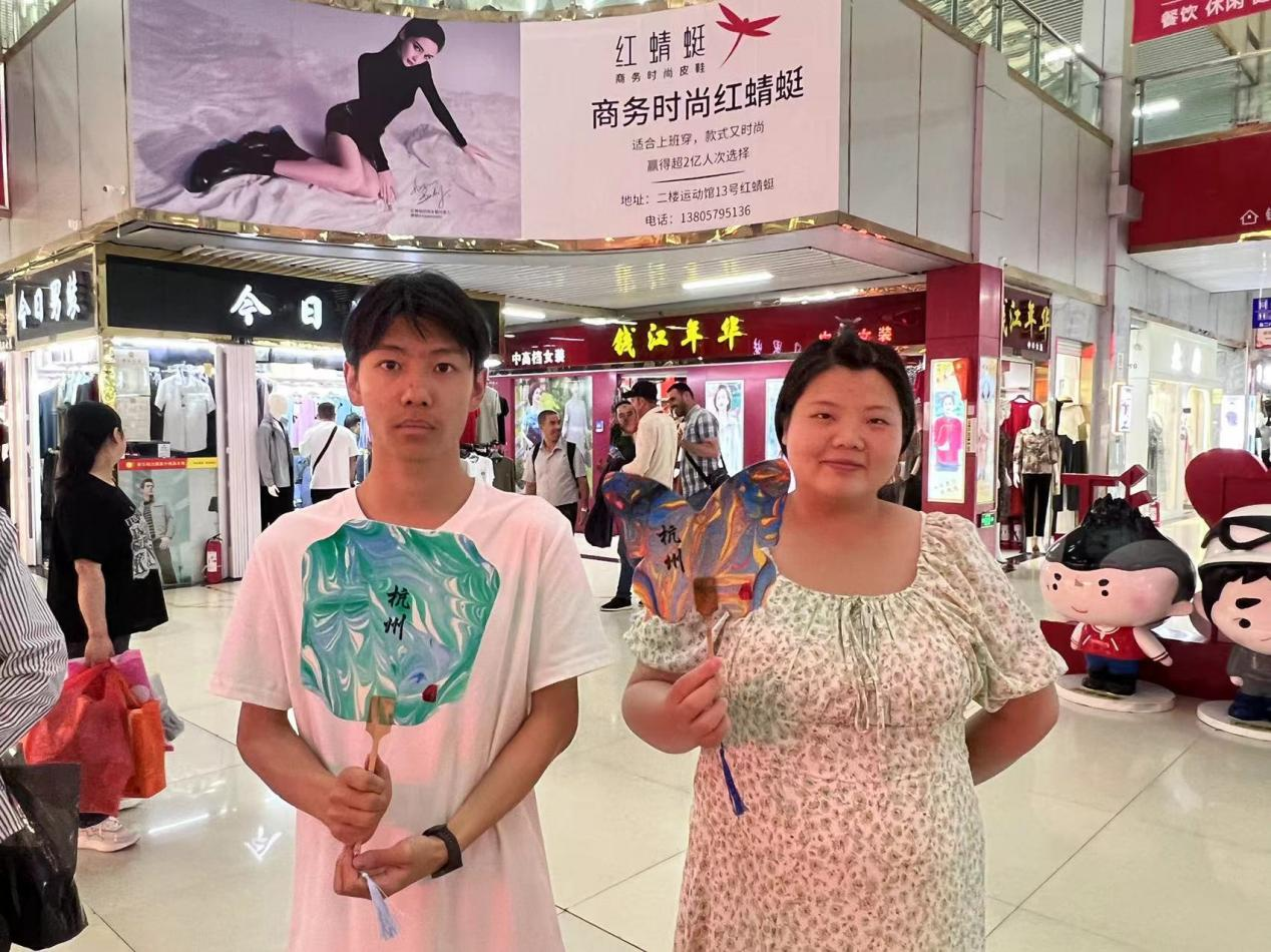 重拾蒲扇纳凉回忆，，，，一把非遗漆扇迎仲夏