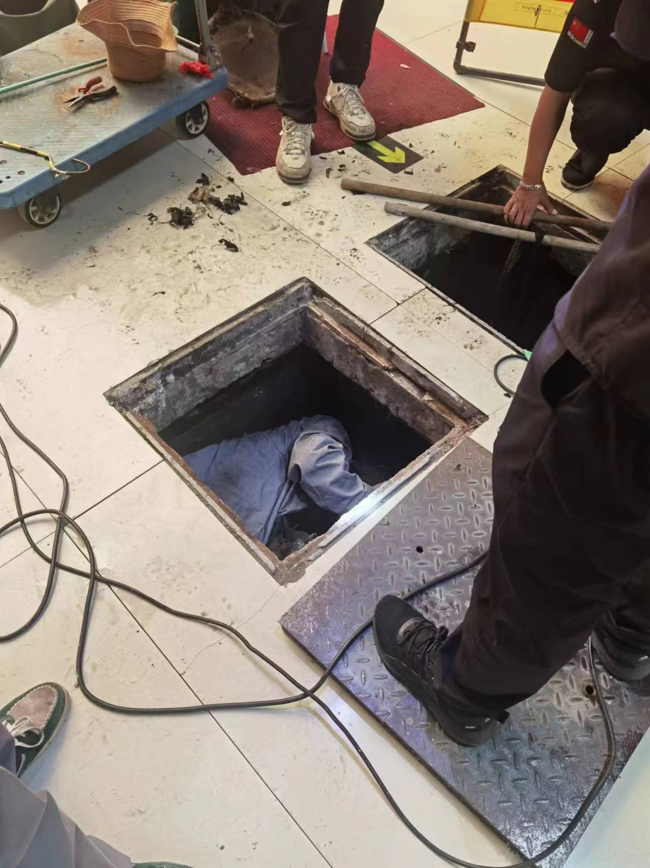 做好隐患排查，，，极端天气保清静