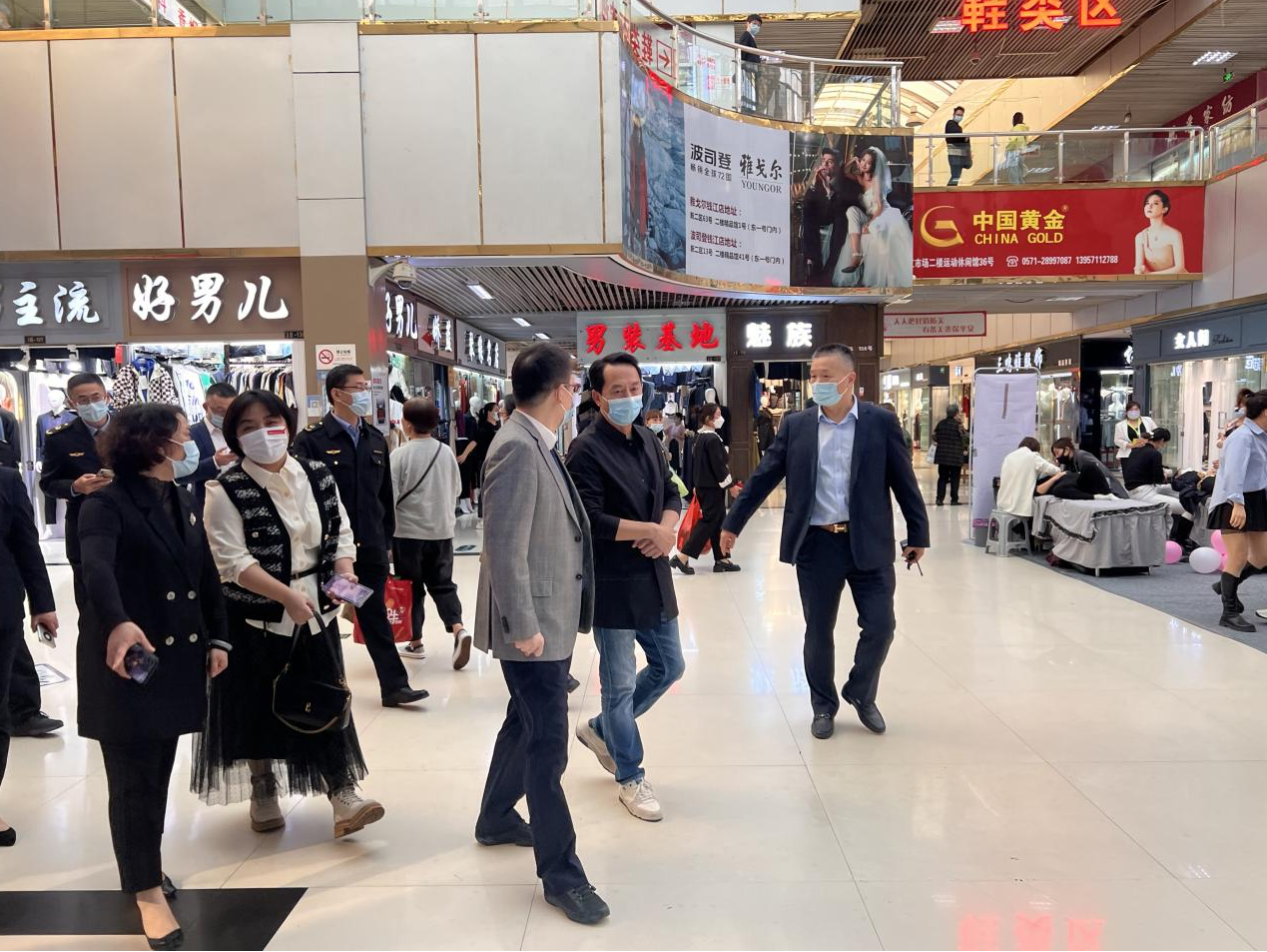 拱墅区副区长余荣升一行 莅临钱江商城检查指导疫情防控事情