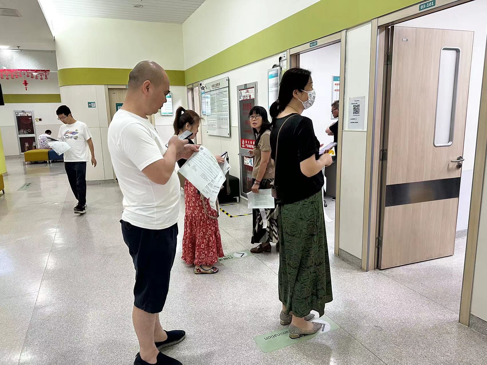 水晶城开展职工康健体检运动