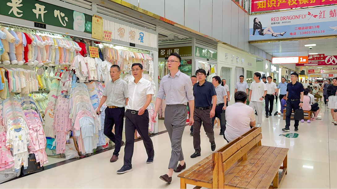 绷紧“清静弦”，，，，把好“节前关”！拱墅戋戋向导莅临钱江商城开展节前清静生产检查