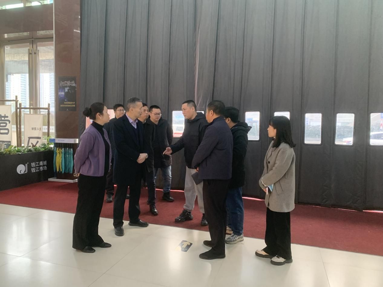 拱墅区应急管理局一行走访钱江商城开展专业市场消防清静调研事情