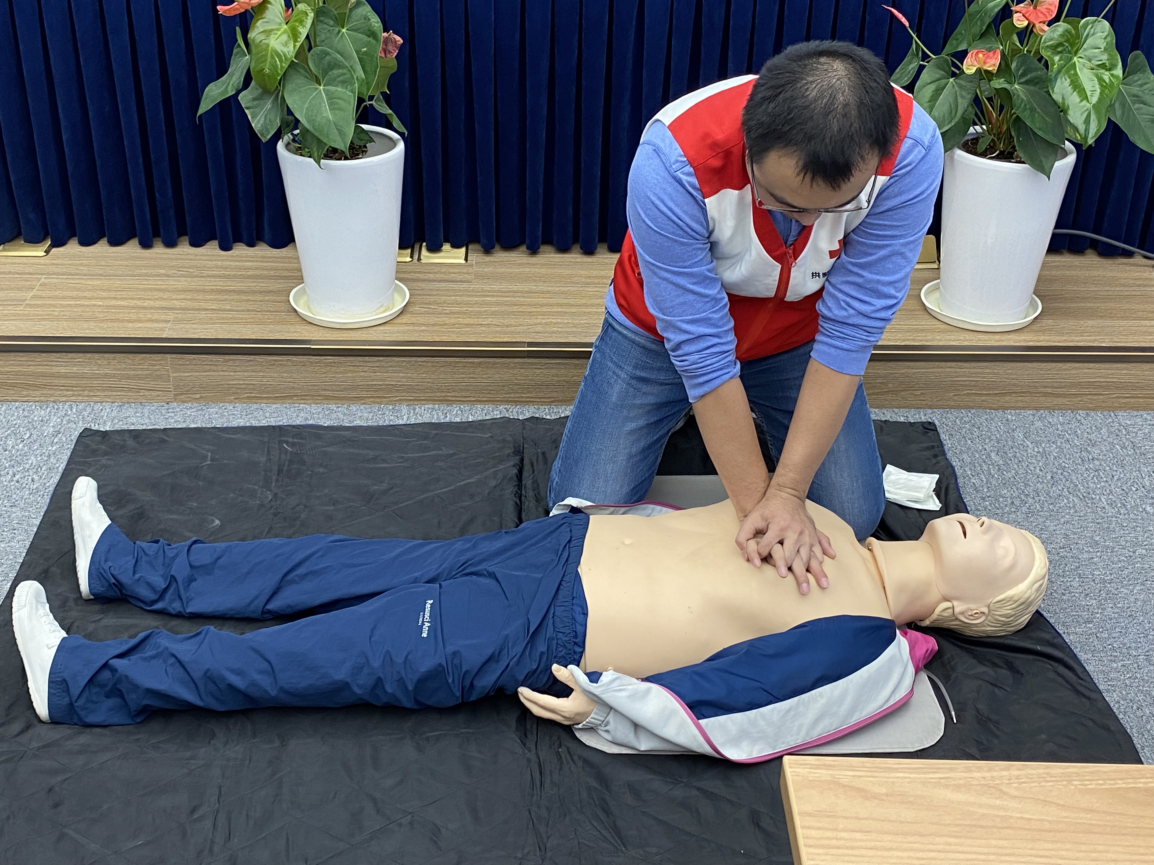 钱江商城加入上塘街道总工会组织开展抢救与救护培训